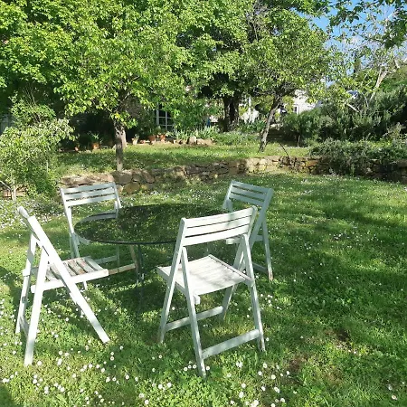 Charming With Private Bathroom