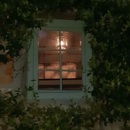 Guest house Charming With Private Bathroom